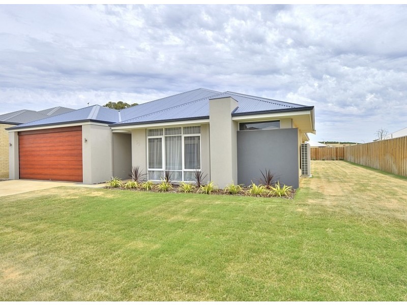 35 Solandri Turn, Halls Head WA 6210