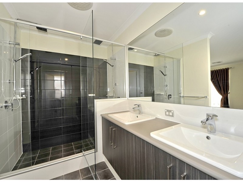 35 Solandri Turn, Halls Head WA 6210