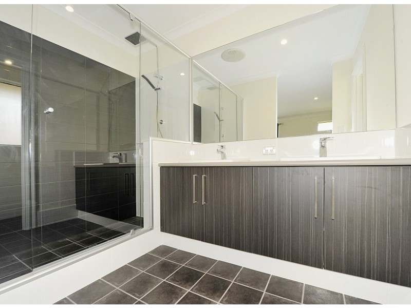 35 Solandri Turn, Halls Head WA 6210