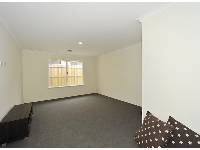 35 Solandri Turn, Halls Head WA 6210