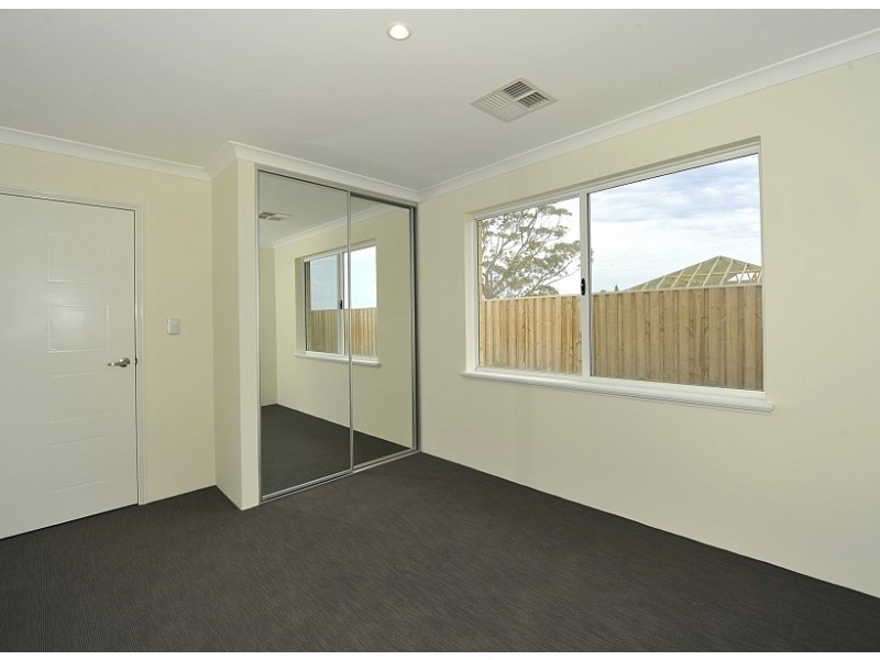 35 Solandri Turn, Halls Head WA 6210