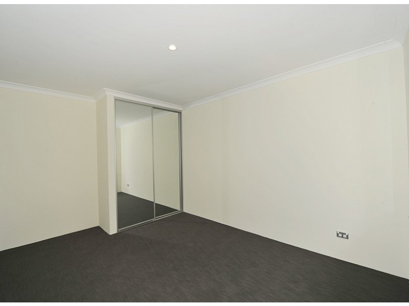 35 Solandri Turn, Halls Head WA 6210