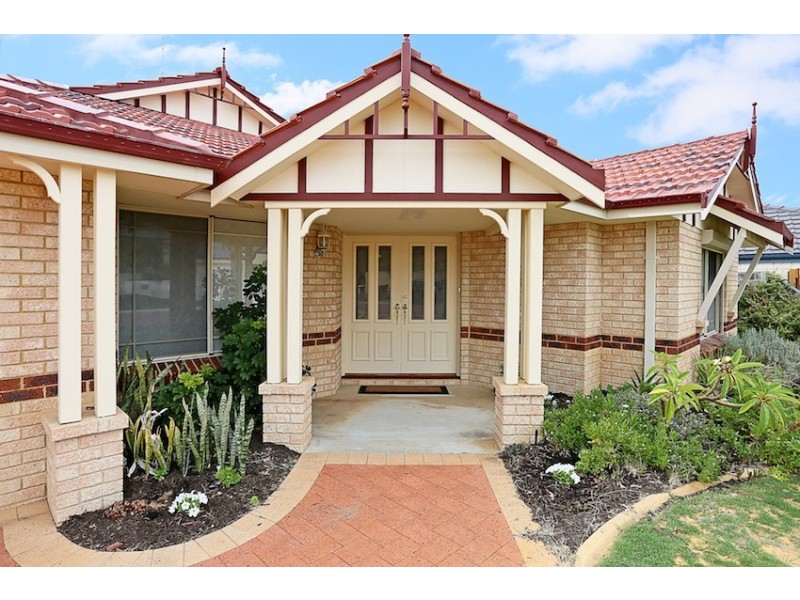8 Capricorn Mews, Halls Head WA 6210