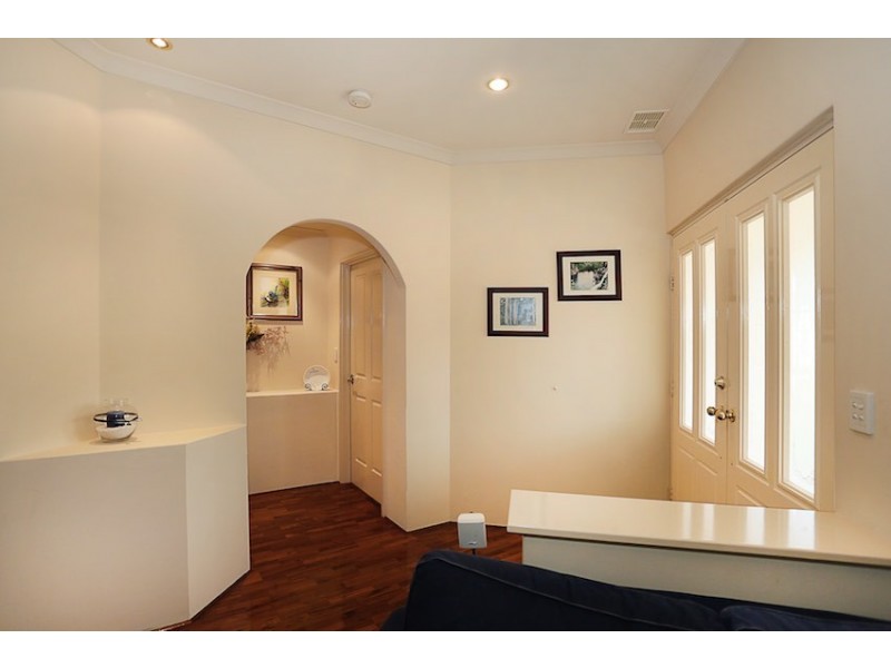 8 Capricorn Mews, Halls Head WA 6210