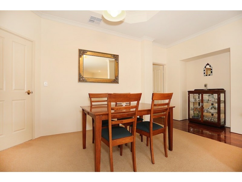 8 Capricorn Mews, Halls Head WA 6210