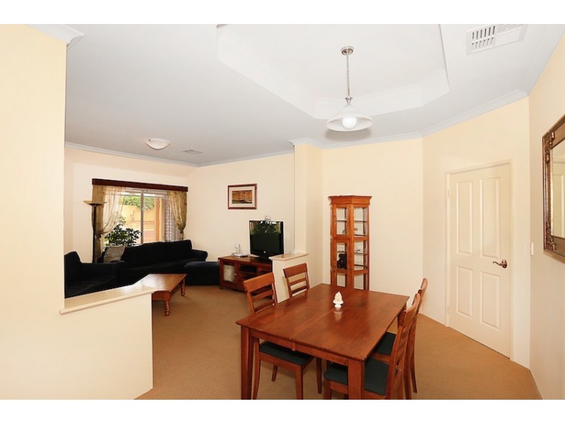 8 Capricorn Mews, Halls Head WA 6210