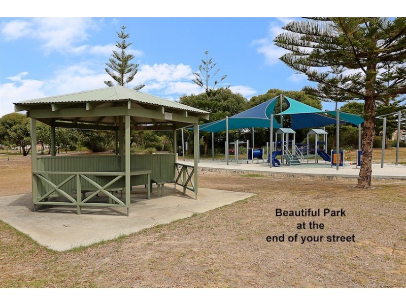 8 Capricorn Mews, Halls Head WA 6210