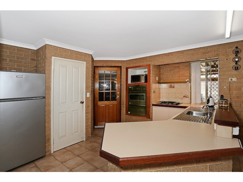 2 Yolla Court, Greenfields WA 6210