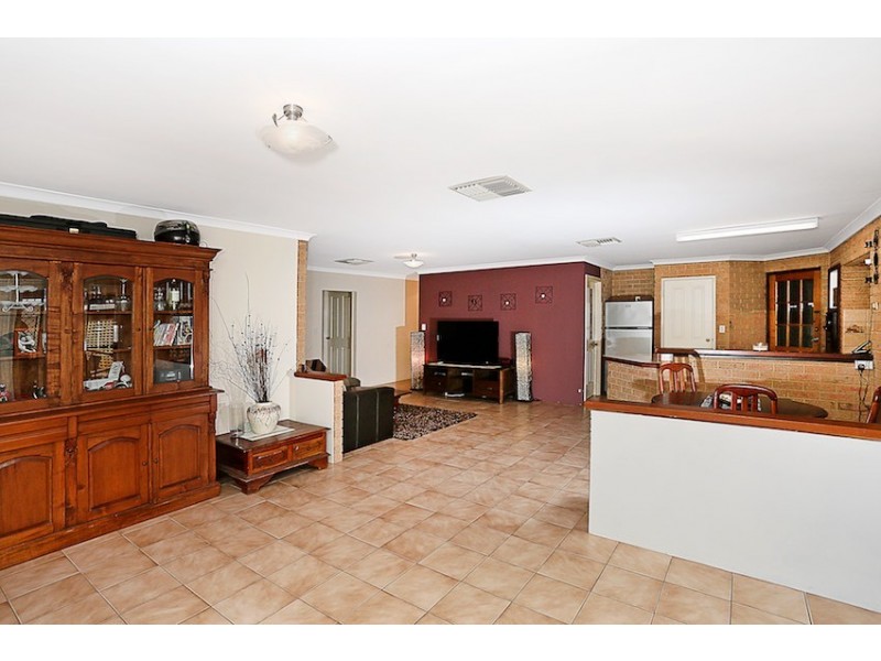 2 Yolla Court, Greenfields WA 6210