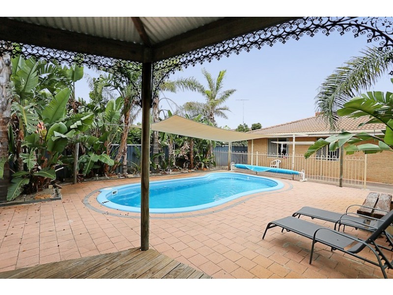 2 Yolla Court, Greenfields WA 6210