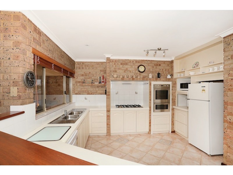 26 Arundel Drive, Halls Head WA 6210