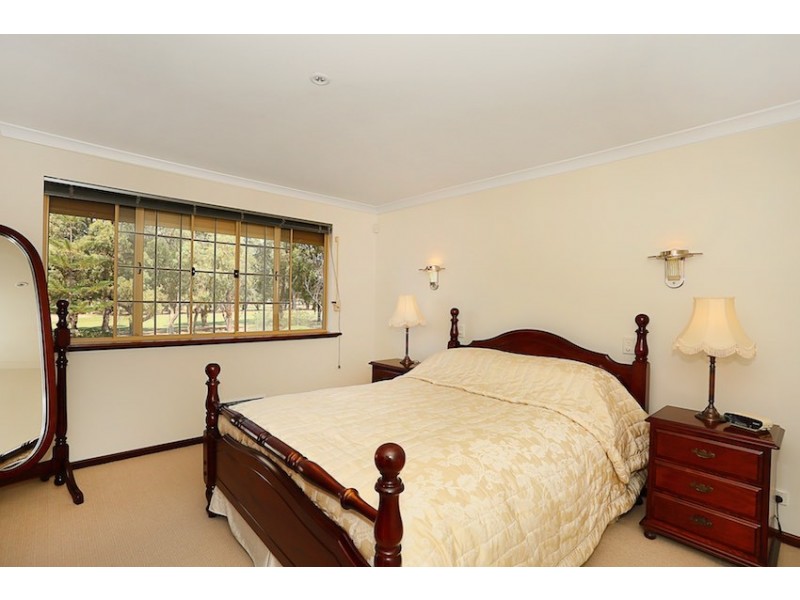 26 Arundel Drive, Halls Head WA 6210