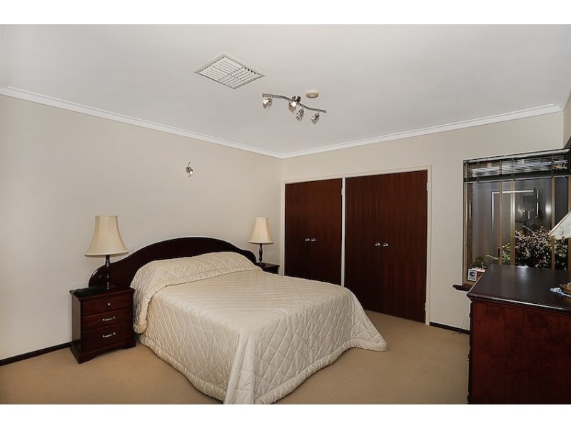 26 Arundel Drive, Halls Head WA 6210