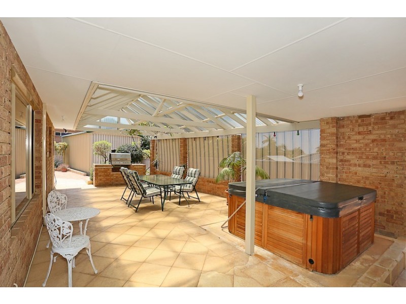 26 Arundel Drive, Halls Head WA 6210