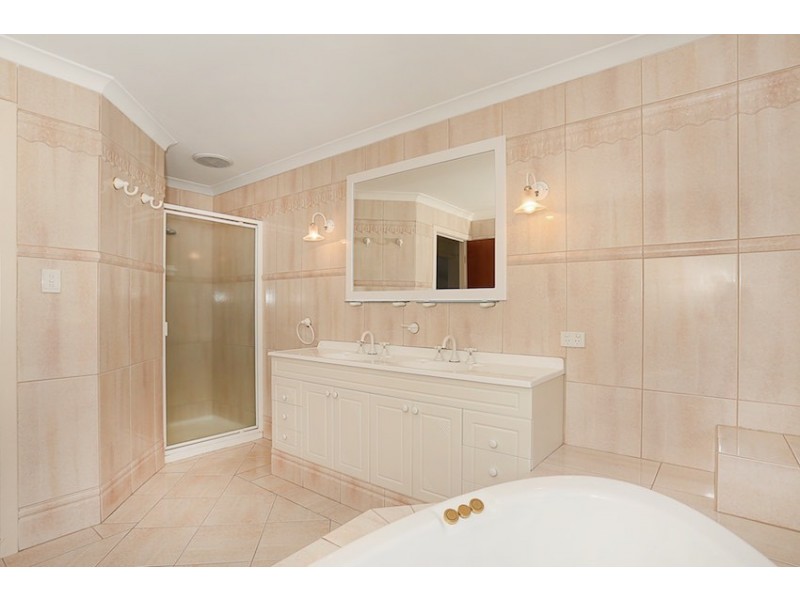 26 Arundel Drive, Halls Head WA 6210