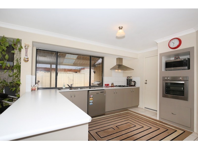 3 Albina Chase, Lakelands WA 6180