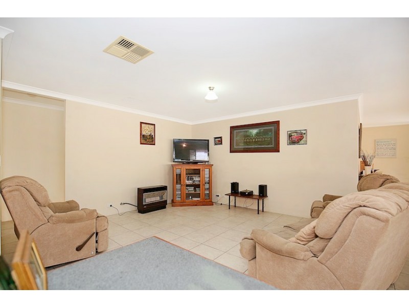 3 Albina Chase, Lakelands WA 6180