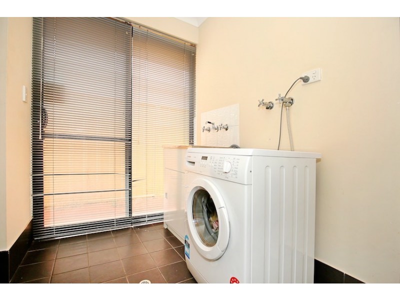 3 Albina Chase, Lakelands WA 6180