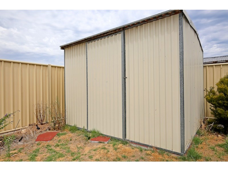 3 Albina Chase, Lakelands WA 6180