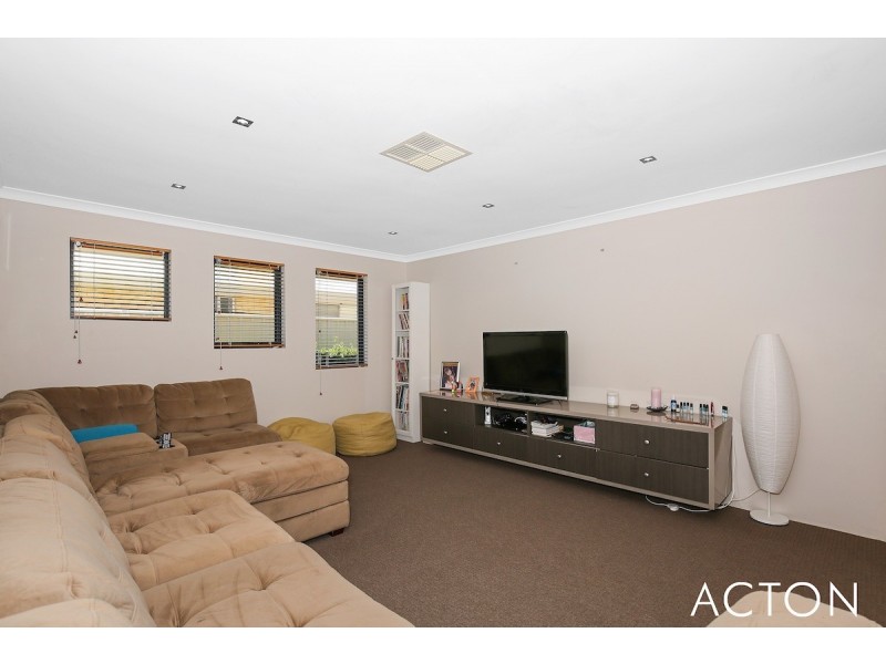 42 Cobaki Brace, Lakelands WA 6180