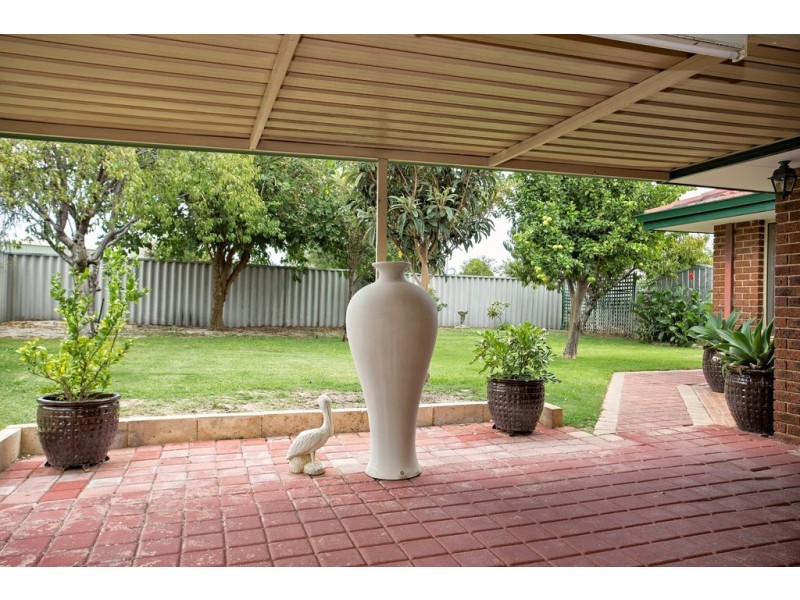 21 Floribunda Avenue, Halls Head WA 6210