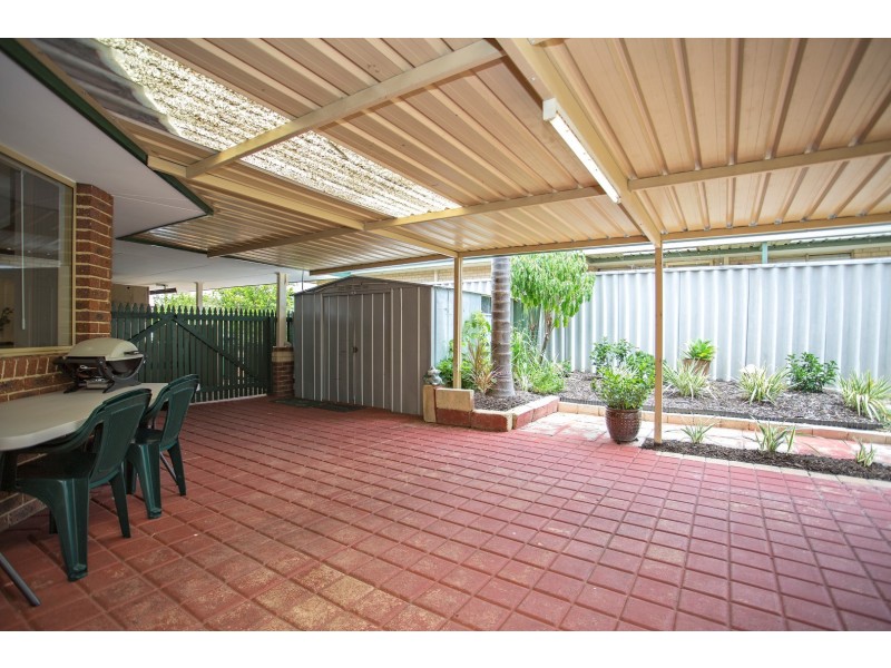 21 Floribunda Avenue, Halls Head WA 6210