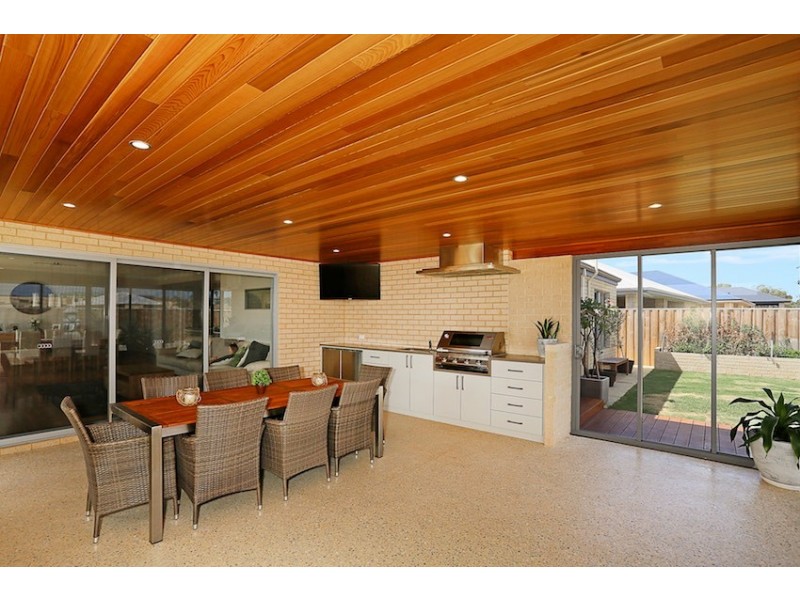 39 Solandri Turn, Halls Head WA 6210