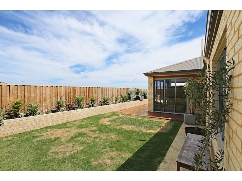 39 Solandri Turn, Halls Head WA 6210