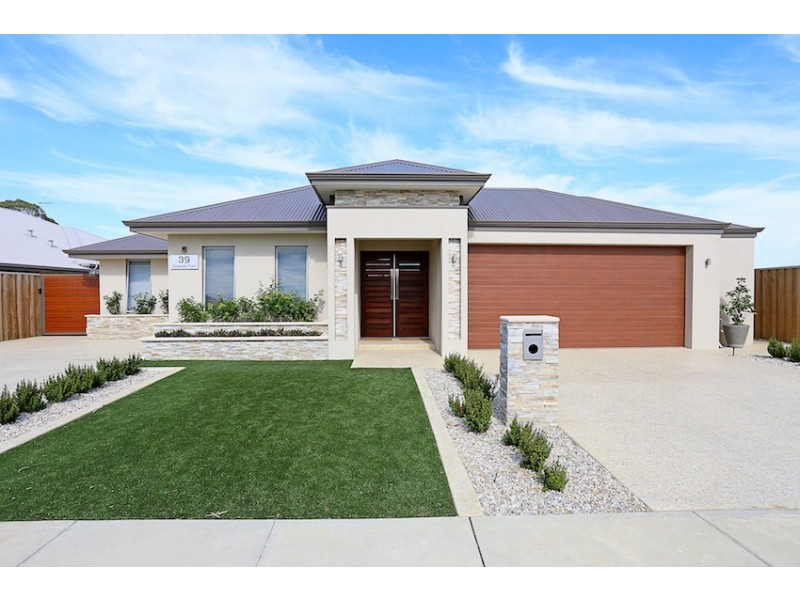 39 Solandri Turn, Halls Head WA 6210