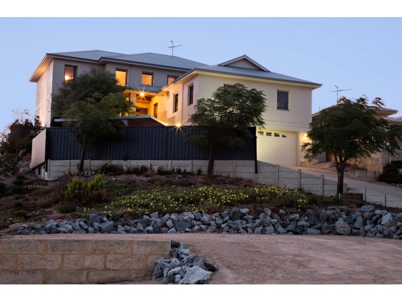 3 Rose Street, Halls Head WA 6210