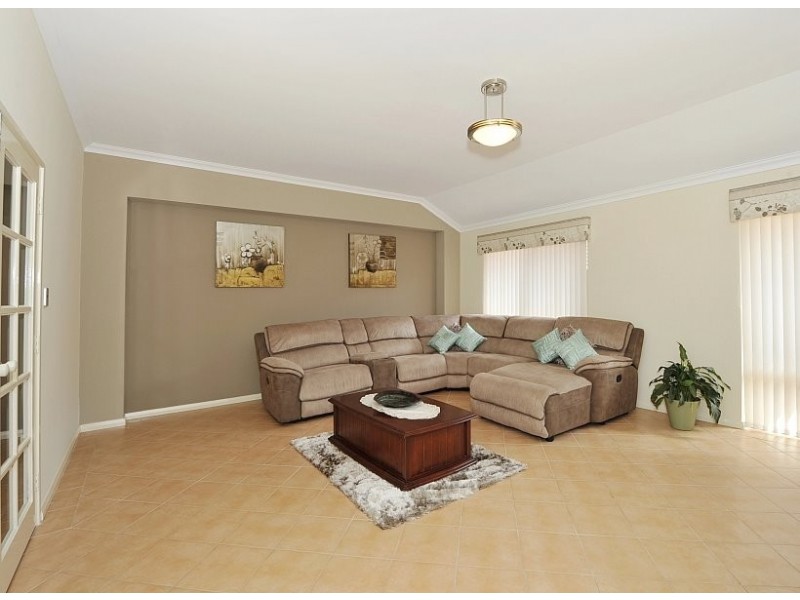 9 Lilly Pilly Lookout, Halls Head WA 6210