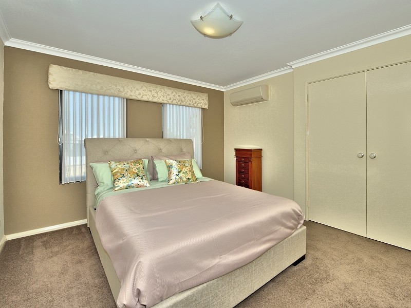 9 Lilly Pilly Lookout, Halls Head WA 6210