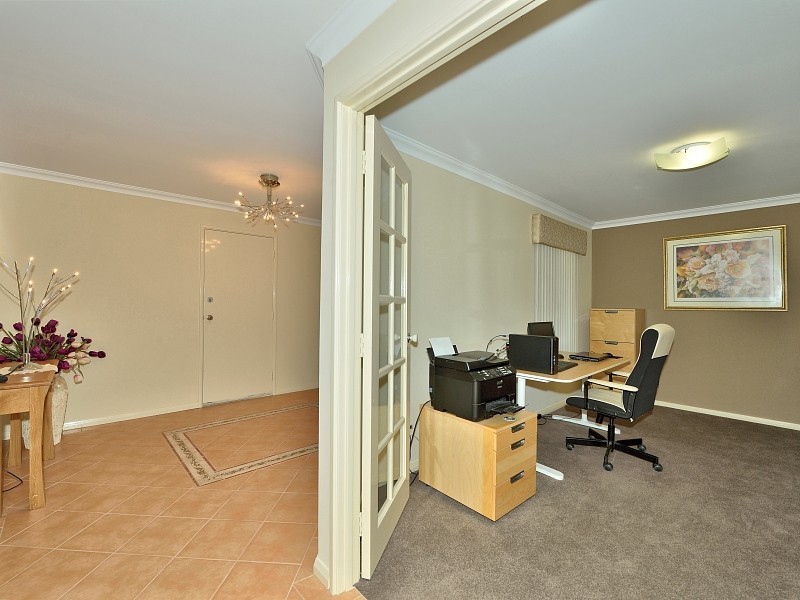 9 Lilly Pilly Lookout, Halls Head WA 6210