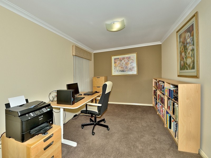 9 Lilly Pilly Lookout, Halls Head WA 6210