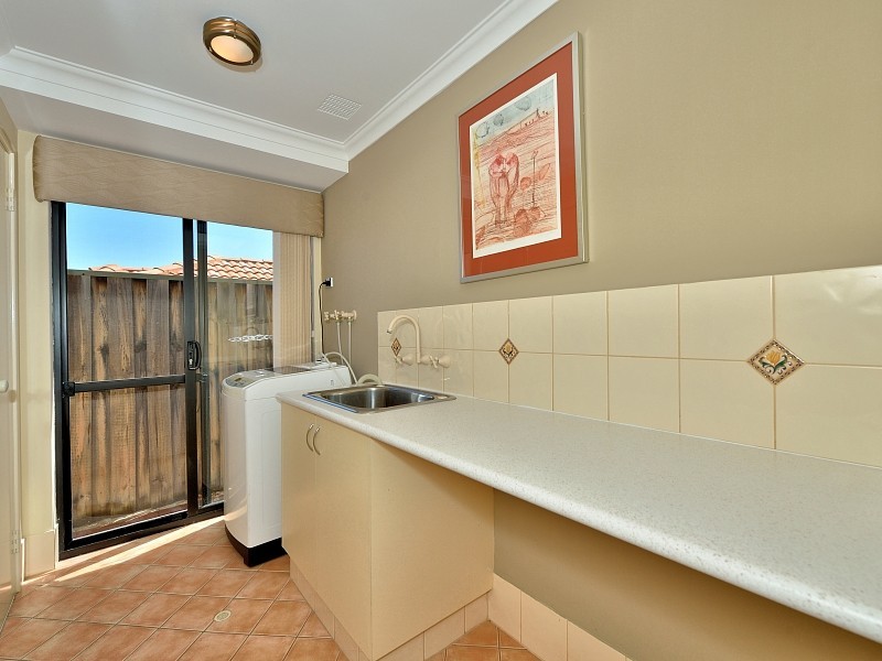 9 Lilly Pilly Lookout, Halls Head WA 6210