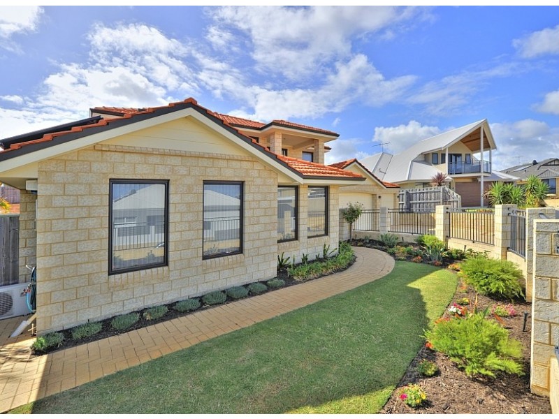 9 Lilly Pilly Lookout, Halls Head WA 6210