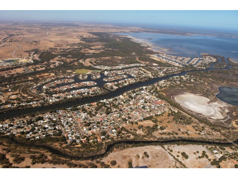 11 Rivergum Esplanade, South Yunderup WA 6208