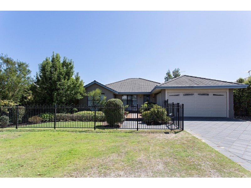 12 Dalona Parkway, Lakelands WA 6180