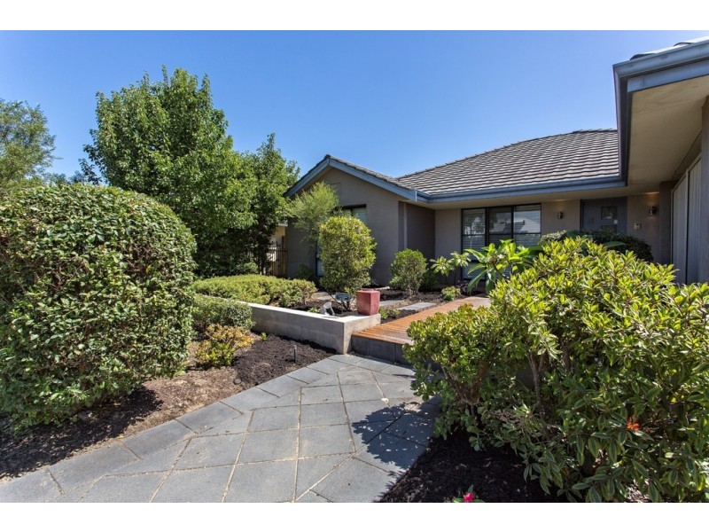 12 Dalona Parkway, Lakelands WA 6180