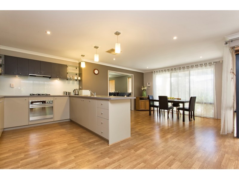 12 Dalona Parkway, Lakelands WA 6180