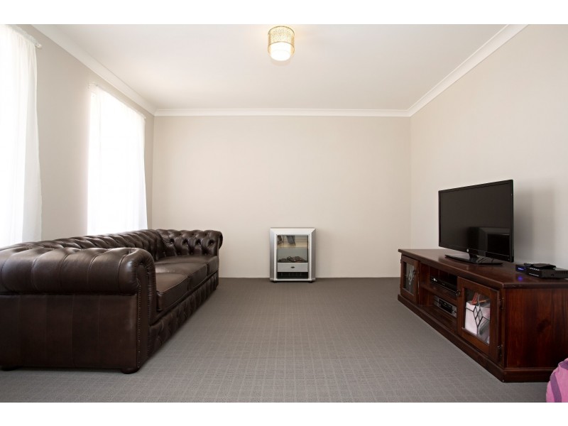 5 Nerrena Court, Greenfields WA 6210