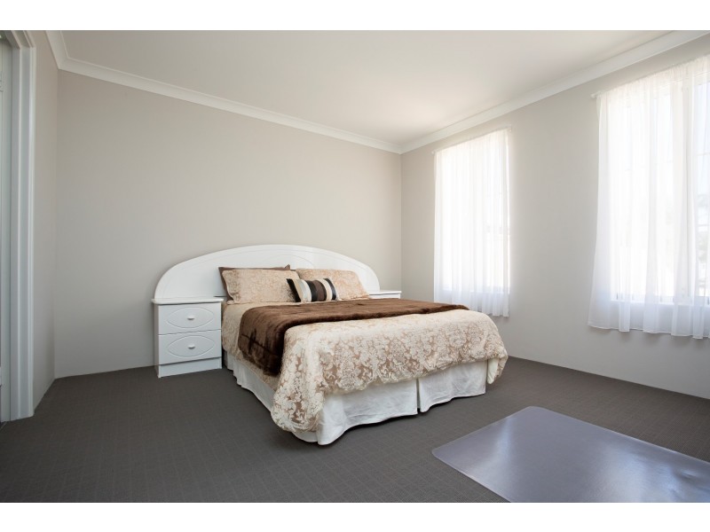 5 Nerrena Court, Greenfields WA 6210