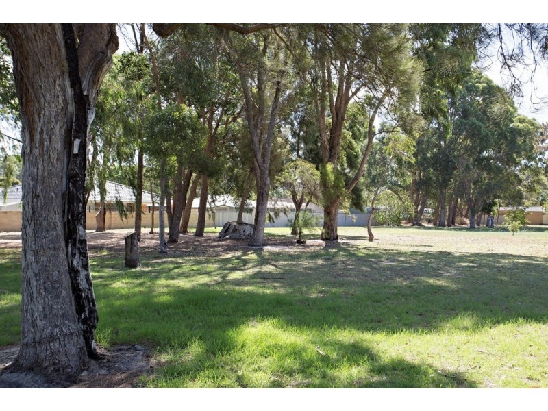 5 Nerrena Court, Greenfields WA 6210