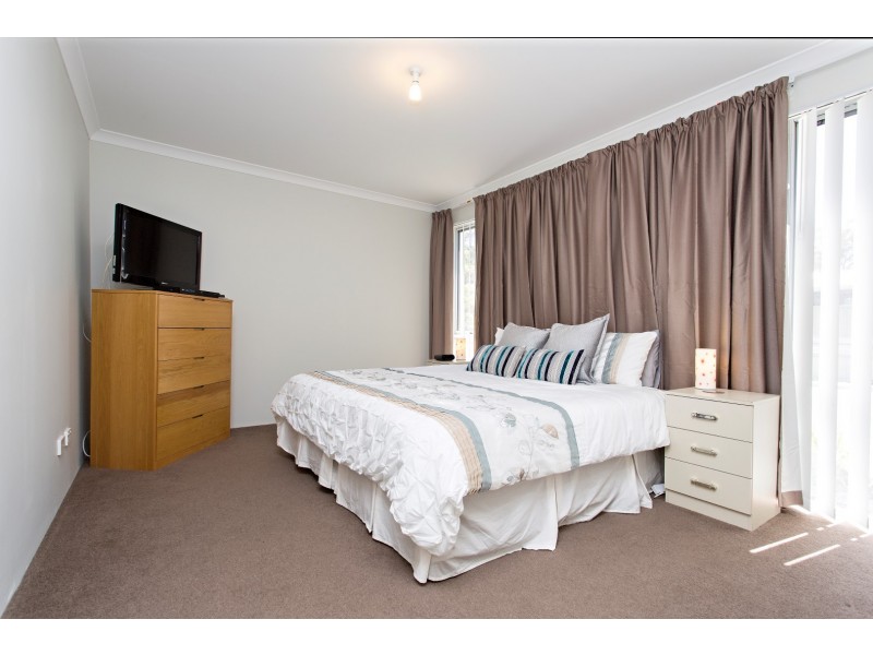 27 Elkridge Turn, Meadow Springs WA 6210