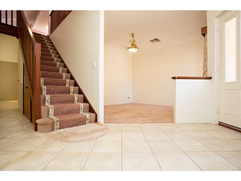 9 Gifford Rise, Meadow Springs WA 6210