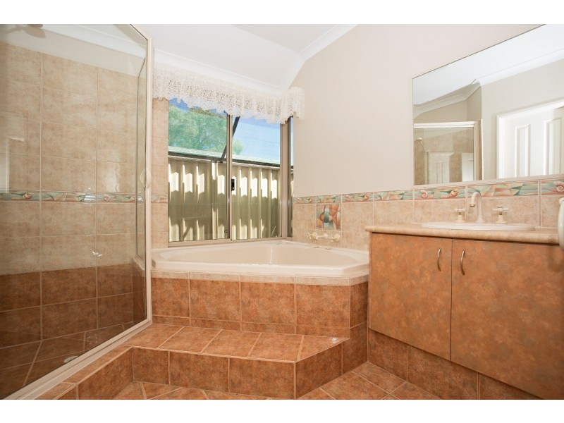 9 Gifford Rise, Meadow Springs WA 6210