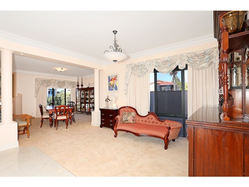 2 Dolphin Drive, Mandurah WA 6210