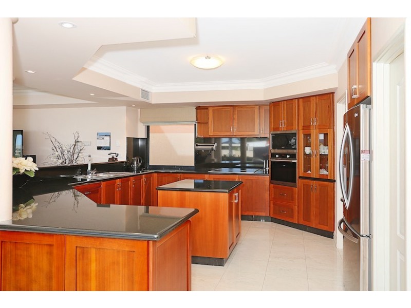 2 Dolphin Drive, Mandurah WA 6210