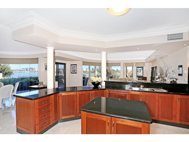 2 Dolphin Drive, Mandurah WA 6210