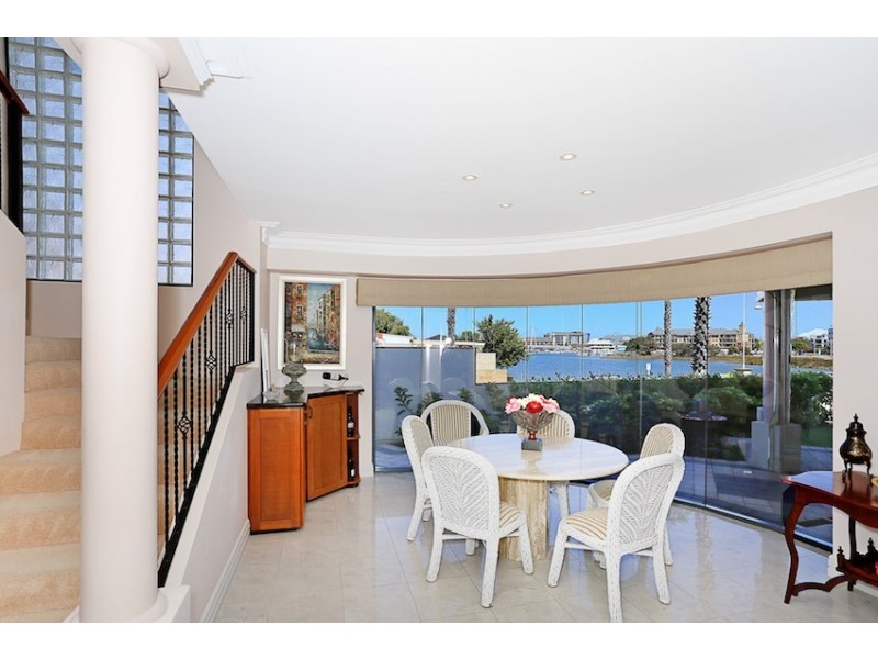 2 Dolphin Drive, Mandurah WA 6210